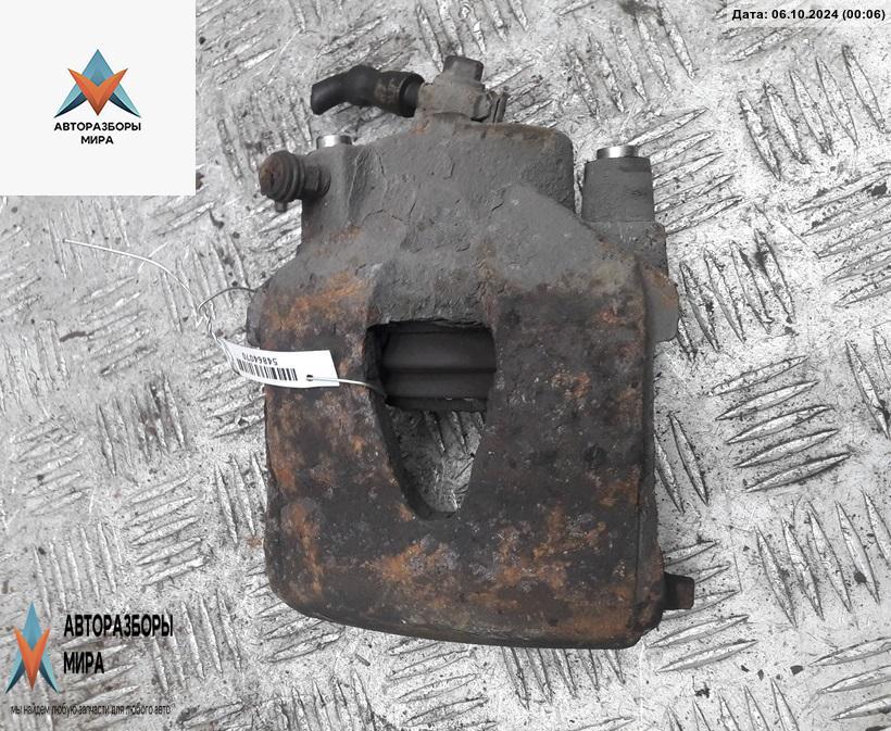 суппорт передний правый Volkswagen Golf 4 поколение 1998, 1.4 л., бензин, МКПП, белый, хетчбэк 5 дв. - фото №1