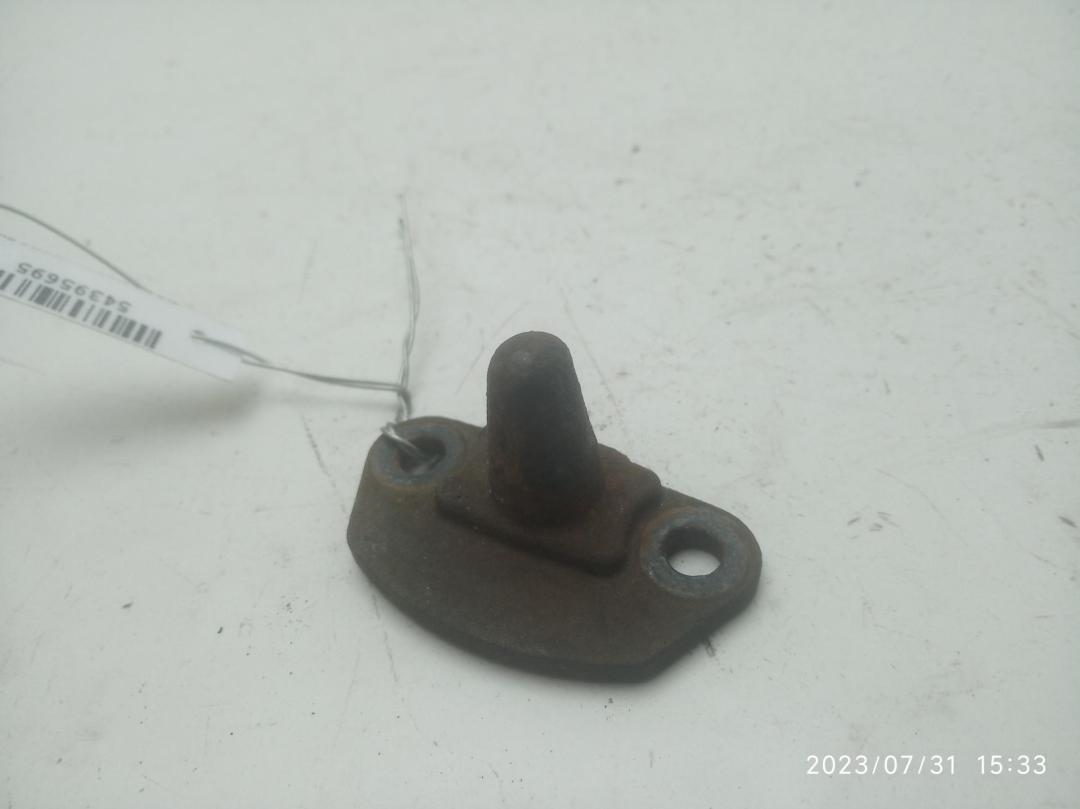 ответная часть (скоба) замка двери Renault Master 1998, 2.5 л., дизель, МКПП, красный, микроавтобус, 352408