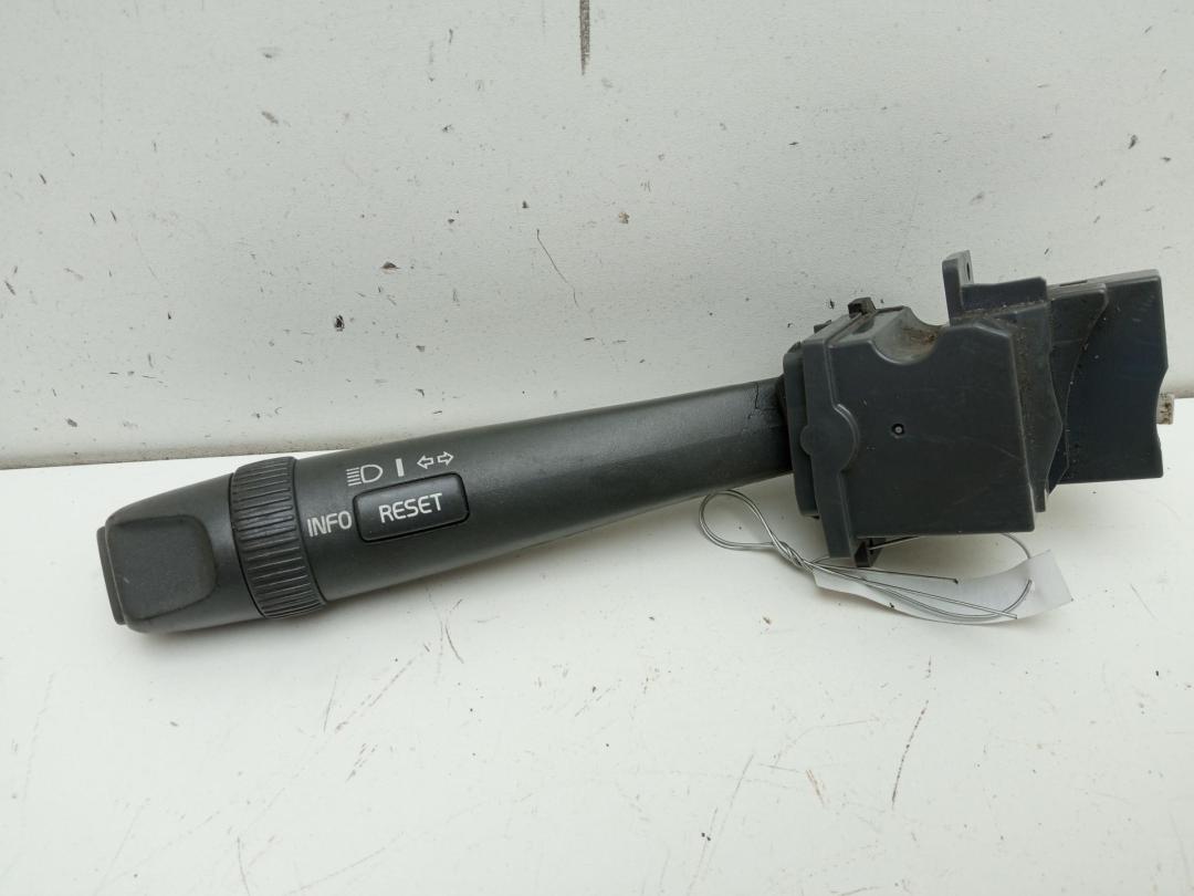 переключатель поворотов Volvo V70 2 поколение 2002, 2.4 л., дизель, МКПП, синий, универсал - фото №1