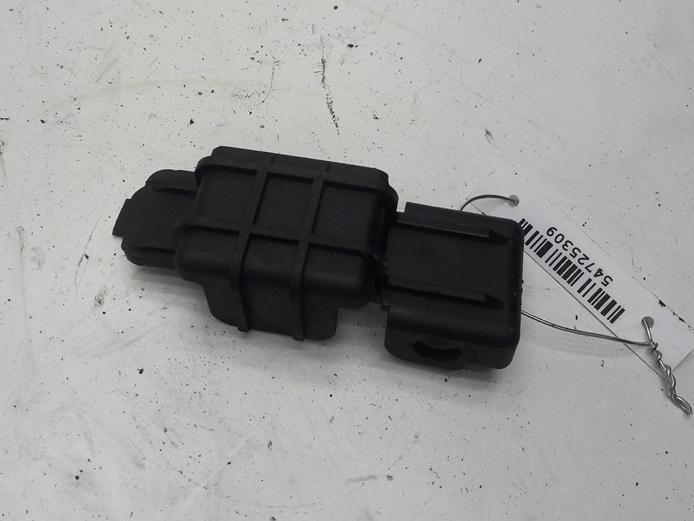 кронштейн (крепление) Volkswagen Passat B5+ (GP) 2002, 1.8 л., бензин, АКПП, серый, универсал, 8D0260427