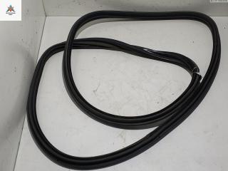 Уплотнитель крышки (двери) багажника Citroen C5 1 поколение [рестайлинг] 2004, 2.0 л., дизель, МКПП, чёрный, универсал, 2003