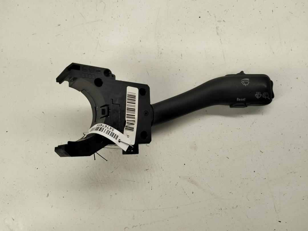 переключатель дворников Volkswagen Passat B5+ (GP) 2001, 1.6 л., бензин, МКПП, жёлтый, универсал, 4B0953503H