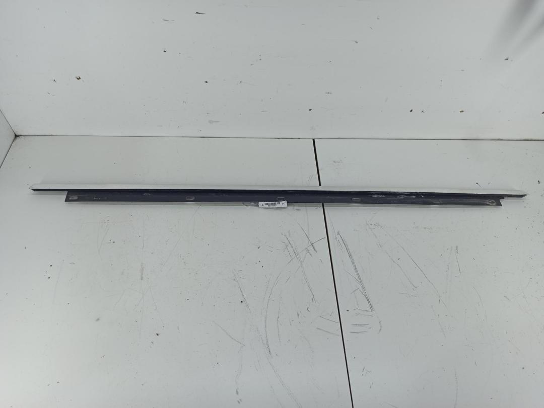 Молдинг стекла двери задней левой наружный Audi A4 B6 2002, 2.0 л., бензин, АКПП, синий, универсал, 8E0853763A