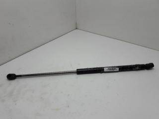 амортизатор крышки багажника (3-5 двери) Volkswagen Golf 3 поколение 1996, 1.9 л., дизель, МКПП, красный, хетчбэк 3 дв., 1H6827550A