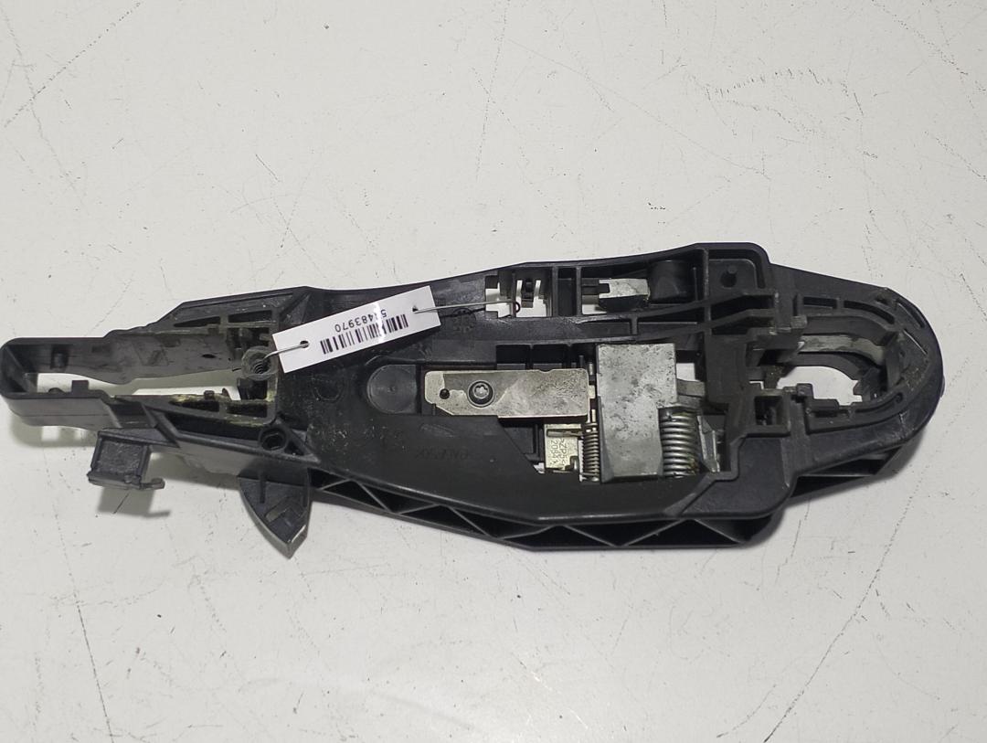 Корпус (держатель) ручки двери передней левой Peugeot 308 T9 2014, 1.6 л., бензин, МКПП, чёрный, хетчбэк 5 дв., 9802977380 - фото №1