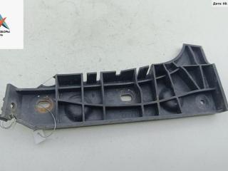 кронштейн переднего бампера Audi A6 4B/C5 2000, 2.5 л., дизель, МКПП, чёрный, универсал, 4B0807284B