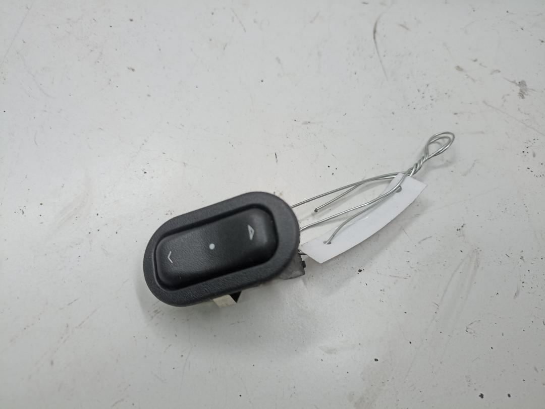 кнопка стеклоподъемника заднего левого Opel Zafira A 1999, 1.8 л., бензин, МКПП, синий, минивэн, 13363100