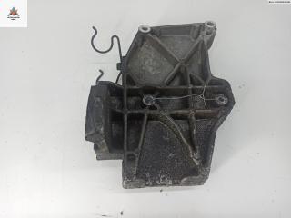 кронштейн компрессора кондиционера Audi A4 B5 1996, 1.8 л., Ti, бензин, МКПП, серый, седан, 058260885