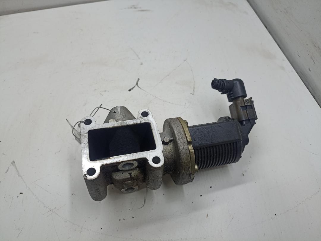 клапан EGR Opel Signum 2006, 1.9 л., дизель, МКПП, синий, хетчбэк 5 дв.