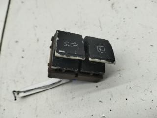 кнопка открытия багажника Volkswagen Passat B6 2005, 2.0 л., дизель, МКПП, чёрный, универсал, 3C0959903