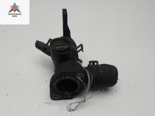 фланец (тройник) системы охлаждения Volkswagen Polo 3 поколение 1995, 1.6 л., бензин, МКПП, красный, седан, 1F