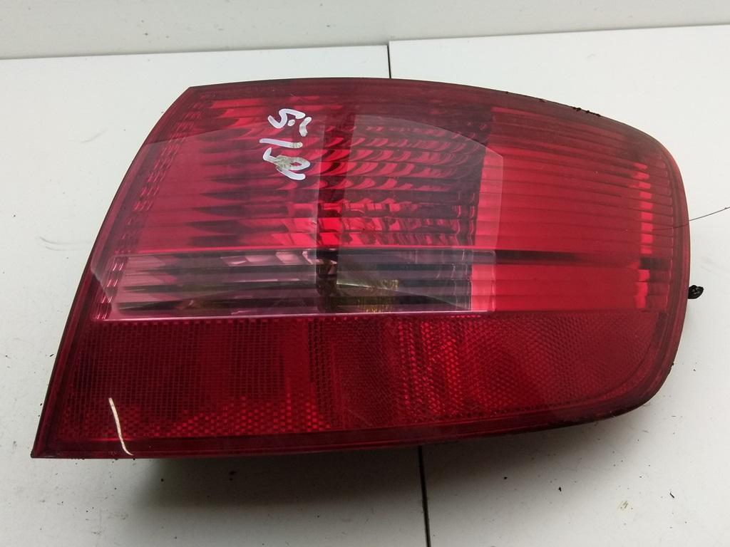 фонарь задний правый Audi A6 C6 2006, 2.0 л., дизель, МКПП, серый, универсал, 4F9945096