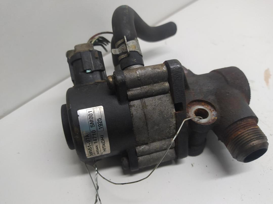 клапан EGR Nissan Almera N16 2002, 1.5 л., бензин, МКПП, красный, хетчбэк 5 дв., 147105M001