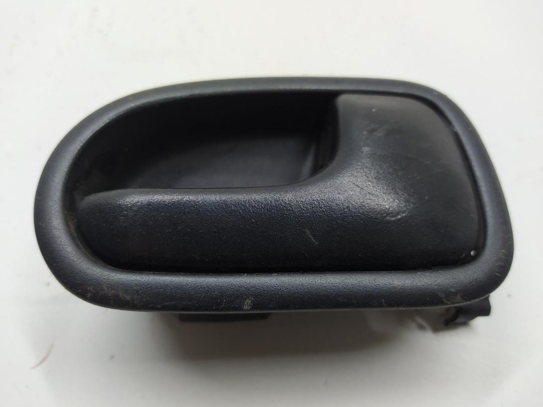 ручка внутренняя задняя правая Mazda 626 GE 1995, 1.8 л., бензин, МКПП, зелёный, хетчбэк 5 дв.