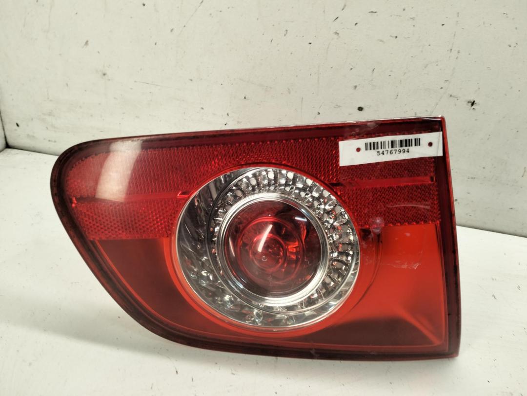 фонарь крышки багажника левый Volkswagen Passat B6 2009, 1.4 л., бензин, МКПП, чёрный, универсал, 3C9945093