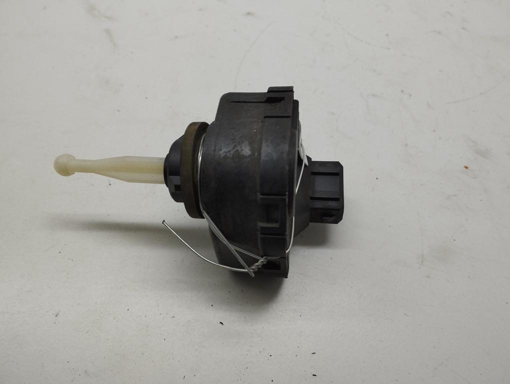 корректор фар Audi A4 B5 1997, 1.9 л., дизель, МКПП, серый, универсал, 4D0941295