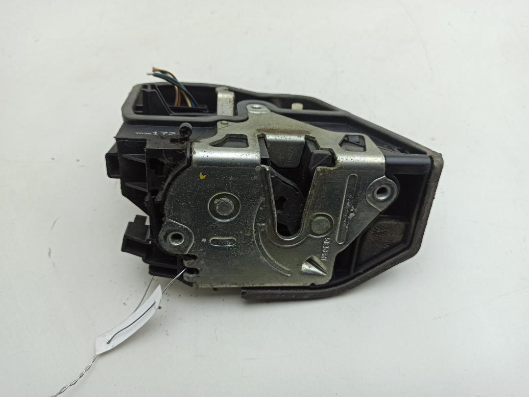 замок двери задней правой BMW 7 E65/E66 2002, 3.0 л., дизель, АКПП, зелёный, седан, 7036172