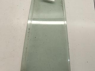 форточка задняя правая Volkswagen Golf 4 поколение 2004, 1.9 л., дизель, МКПП, синий, универсал, 1J9845216A