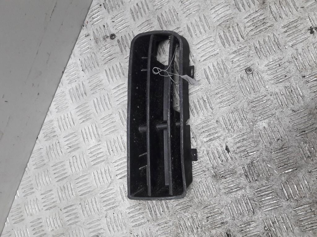 заглушка (решетка) в бампер Volkswagen Golf-4 2003, 1.9 л., дизель, МКПП, серый, универсал, 05312453