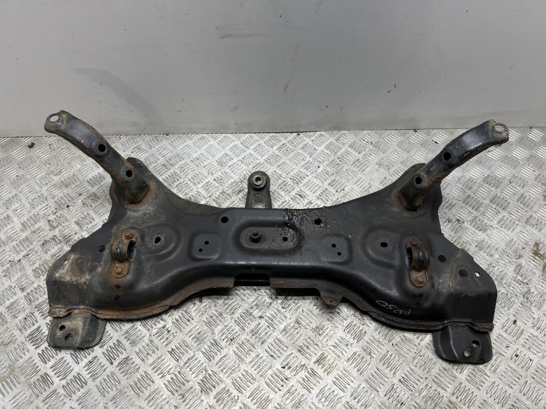 подрамник передний Nissan Micra K13 2012, 1.2 л., бензин, МКПП, чёрный, хетчбэк 5 дв.