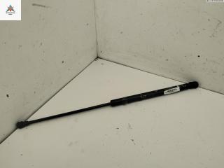 амортизатор крышки багажника (3-5 двери) Volkswagen Passat B5 1997, 1.6 л., бензин, МКПП, зелёный, универсал, 3B9827550