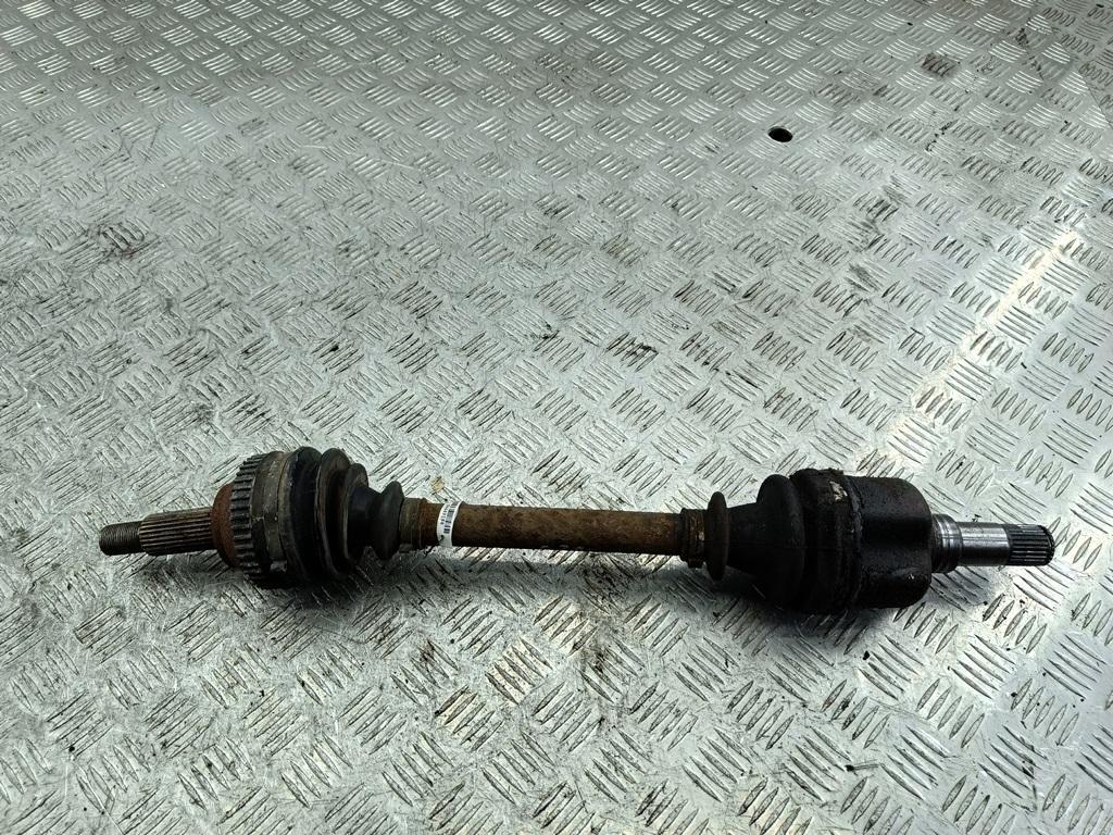 полуось передняя левая (приводной вал, ШРУС) Ford Mondeo II 1996, 1.6 л., i, бензин, МКПП, синий, хетчбэк 5 дв.