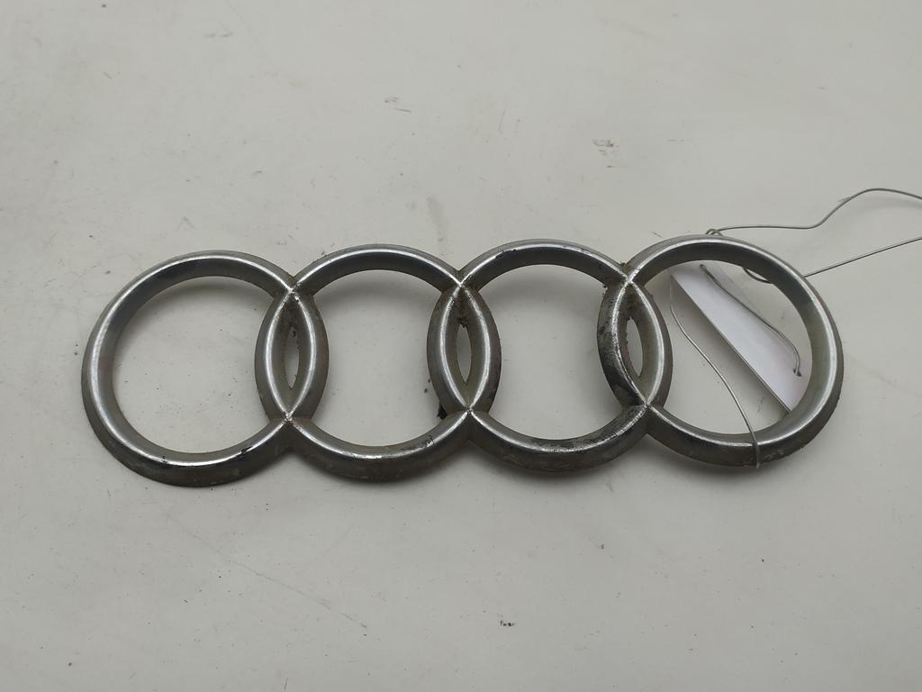 эмблема Audi A4 B5 1995, 1.8 л., бензин, МКПП, серый, седан - фото №1