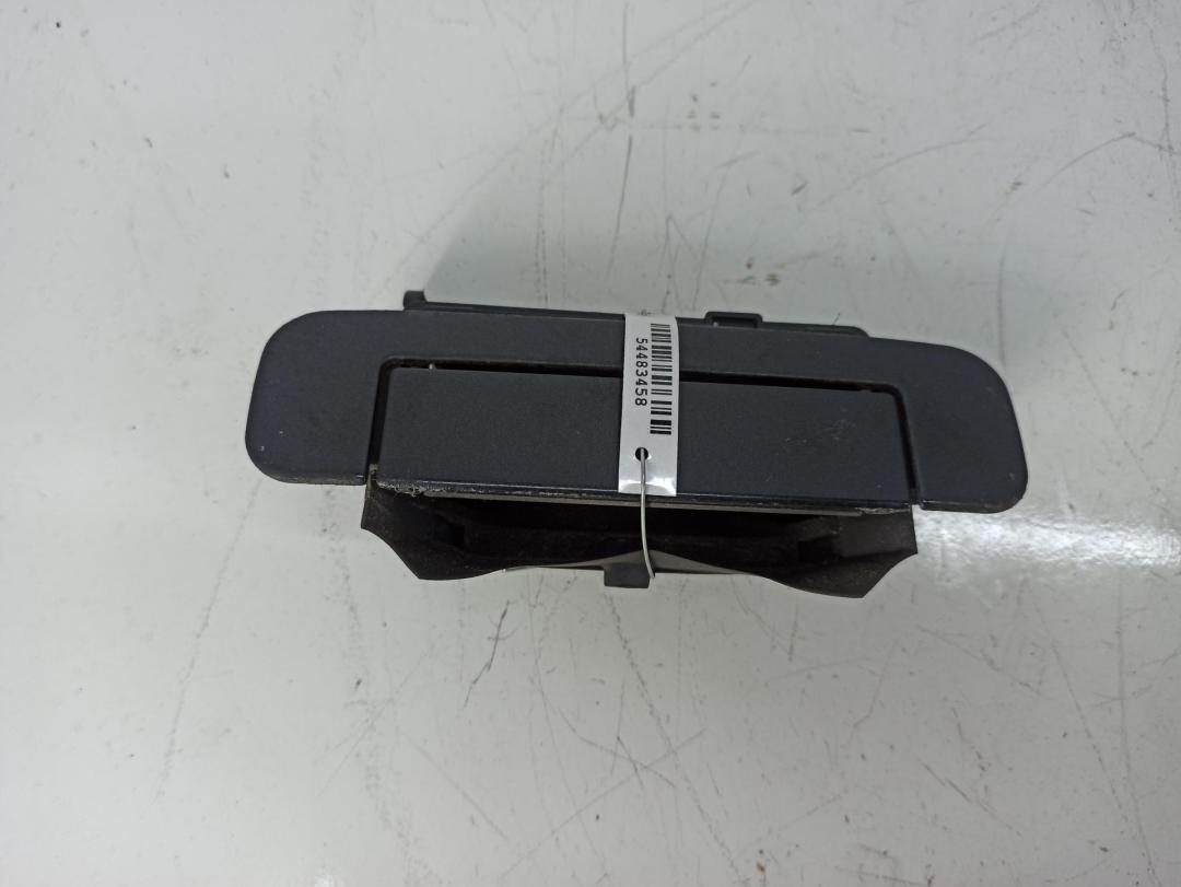ручка наружная задняя правая Audi A4 B5 1998, 1.6 л., бензин, МКПП, синий, седан, 4A0839206