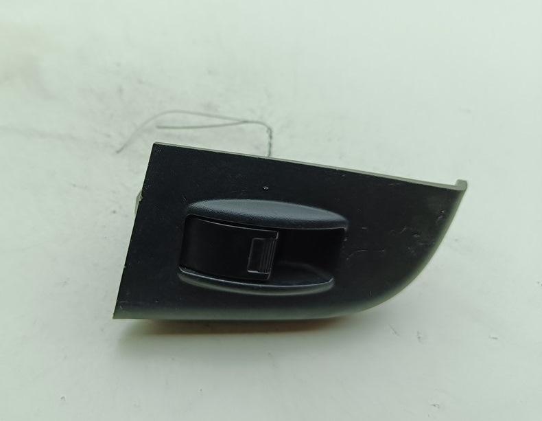 кнопка стеклоподъемника заднего левого Honda Accord 1999, 2.0 л., бензин, МКПП, серый, седан, 83795S1AE610