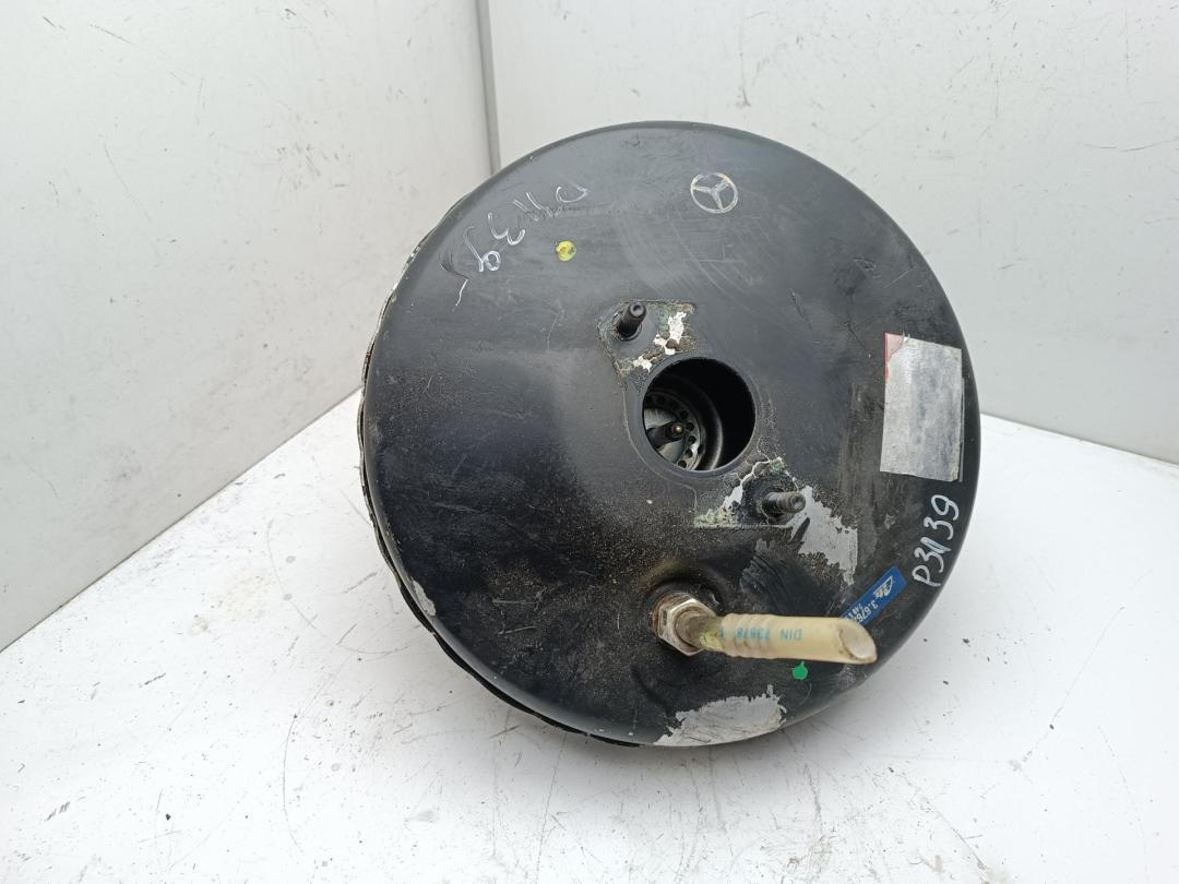 вакуумный усилитель тормозов Mercedes-Benz E-Класс W124 1985, 2.3 л., бензин, МКПП, белый, седан, 3676204024 - фото №1