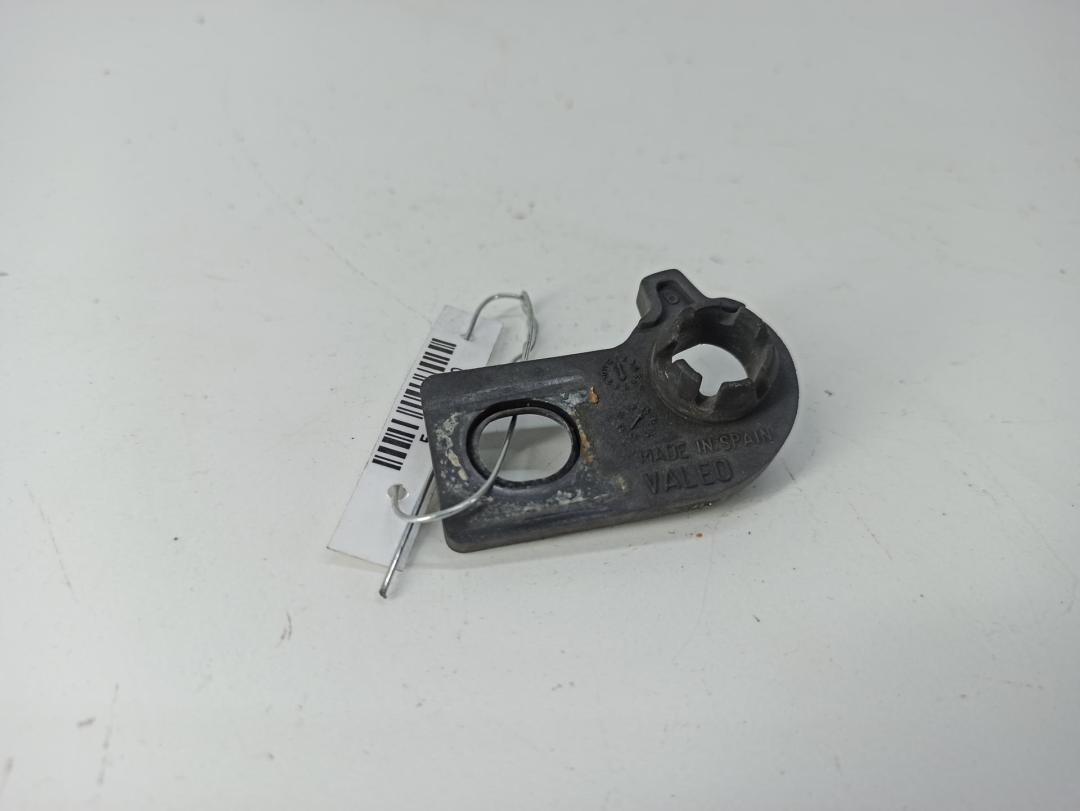 крепление фары левой Audi A4 B5 1996, 1.6 л., бензин, МКПП, синий, седан, 8D0941453
