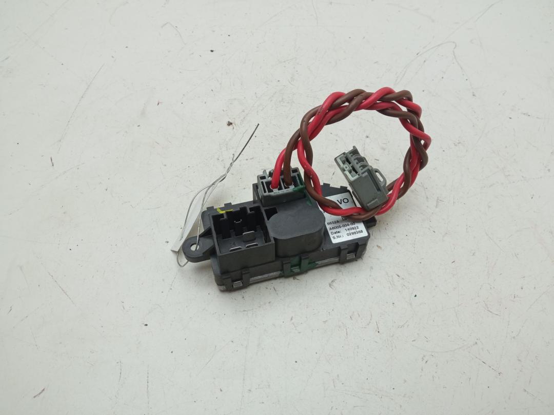сопротивление печки Volvo V40 2014, 1.6 л., дизель, АКПП, синий, хетчбэк 5 дв., 31369487