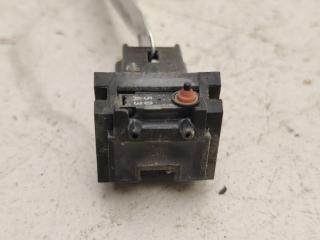 кнопка открытия багажника Peugeot 206 1 поколение [рестайлинг] 2004, 1.4 л., бензин, МКПП, чёрный, универсал, 09710