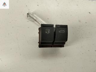 кнопка открытия багажника Volkswagen Passat B6 2005, 2.0 л., дизель, МКПП, чёрный, универсал, 3C0959903