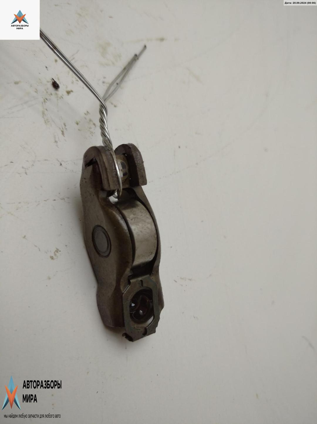 коромысло клапана (рокер) Mercedes-Benz Sprinter W907/W910 ) 2019, 3.0 л., дизель, АКПП, белый, микроавтобус, A6420100821, A6420100721 - фото №1