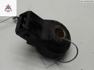 датчик детонации Volkswagen Golf 3 поколение 1996, 1.6 л., бензин, МКПП, красный, хетчбэк 5 дв., 030905377A