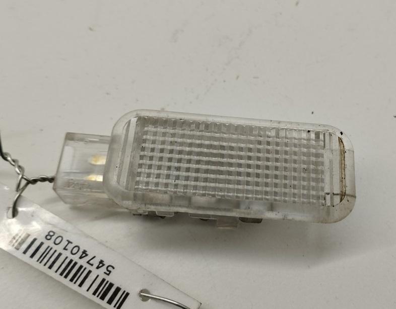 фонарь салона (плафон) Audi A6 C5 2004, 1.9 л., дизель, МКПП, зелёный, седан, 4B0947415