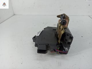 замок двери передней левой Audi A4 B6 2002, 2.0 л., бензин, АКПП, серый, универсал