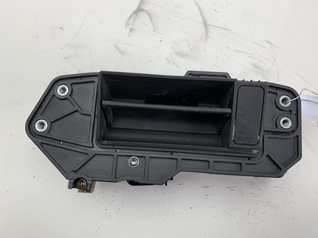 ручка крышки багажника Mercedes-Benz E W211 2002, серый, универсал, 2117400093
