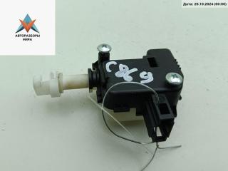 замок лючка топливного бака Volkswagen Touran 1 поколение [2-й рестайлинг] 2012, 2.0 л., дизель, АКПП, чёрный, минивэн, 1T0810773A