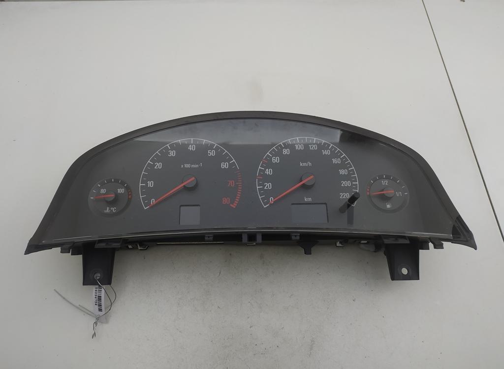 приборная панель Opel Vectra C 2002, 2.2 л., бензин, МКПП, серый, седан, 09180273