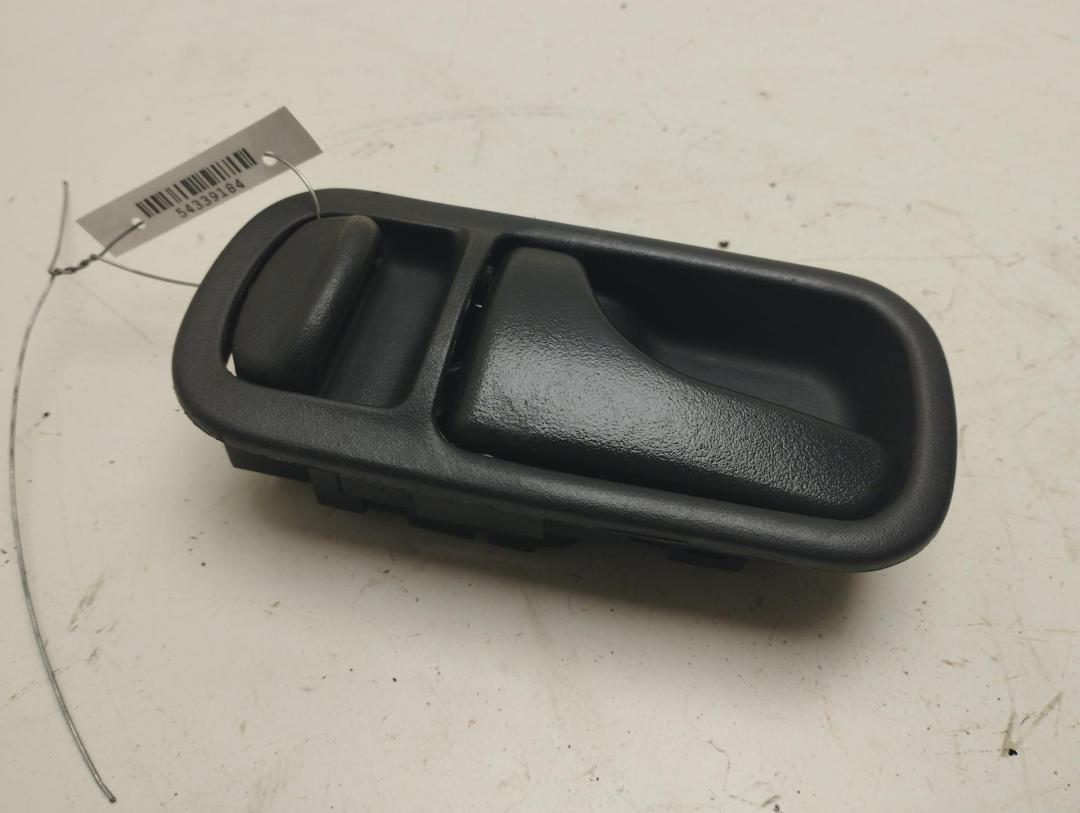 ручка внутренняя передняя левая Nissan Primera P10 1993, 2.0 л., бензин, МКПП, серый, седан