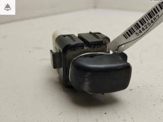 кнопка стеклоподъемника заднего правого Mitsubishi Space Wagon 3 поколение (Typ N50) 2003, 2.0 л., бензин, МКПП, серый, минивэн, 4415J31