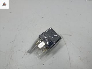 реле (прочие) Opel Astra H/Family [рестайлинг] 2005, 1.8 л., бензин, АКПП, зелёный, универсал, 13171831