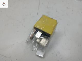 реле (прочие) Opel Astra H/Family [рестайлинг] 2005, 1.8 л., бензин, АКПП, зелёный, универсал, 90226846