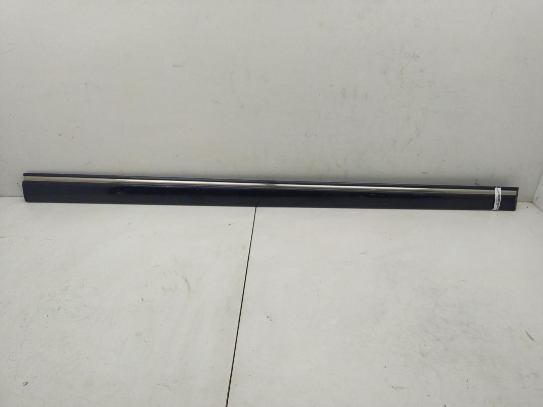 молдинг двери передней правой Mercedes-Benz C-Класс W203/S203/CL203 2003, 2.2 л., дизель, МКПП, синий, седан, 2036905062 - фото №1