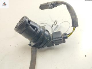 насос (моторчик) омывателя стекла Mazda 3 BK 2003, белый, хетчбэк 5 дв., 8603102451