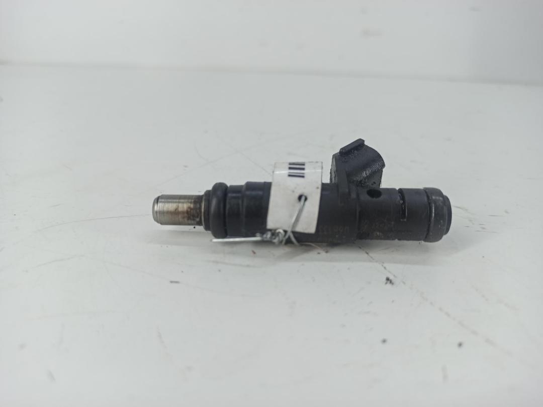 форсунка Audi A4 B6 2003, 2.0 л., бензин, МКПП, серый, универсал, 06B133551T