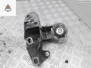 крепление стабилизатора / втулки стабилизатора Volkswagen Passat B5 1999, 1.8 л., бензин, МКПП, серый, универсал, 4B0199351B