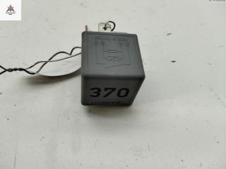 реле (прочие) Volkswagen Golf 6 поколение 2010, 1.4 л., бензин, МКПП, чёрный, универсал, 8D0951253